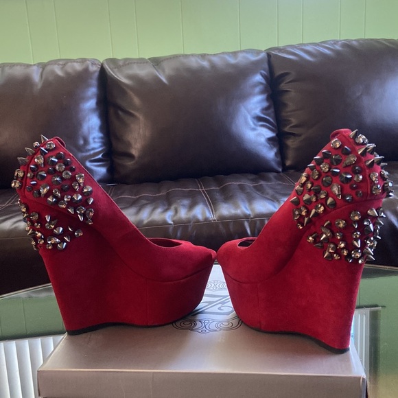 6” studded wedges - Picture 4 of 8